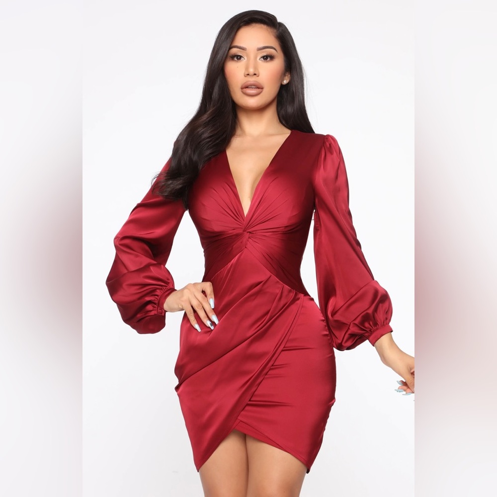 Burgundy Mini dress, long sleeve Twist front